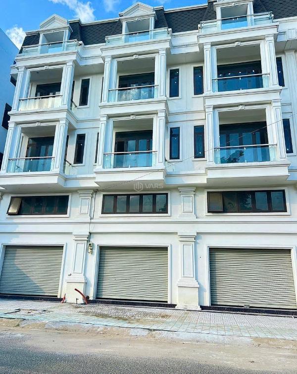 Chủ cần bán Nhà mặt phố 100m²
