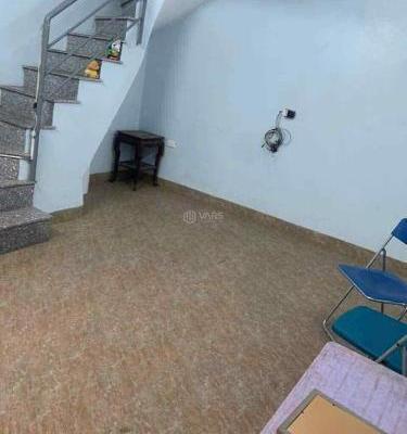 Cho thuê nhà nguyên căn ngõ Hào Nam, 🏡 9tr/tháng. 3.5 tầng, 30m²/tầng, mặt tiền 3.5m, 2
