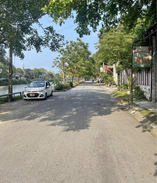 Chủ cần bán Nhà mặt phố 580m²