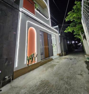<mark style="background-color: transparent; font-weight: 400; ">Nhà mới P5 gần chợ đêm Mỹ Tho Tiền 👍 Giang</mark>