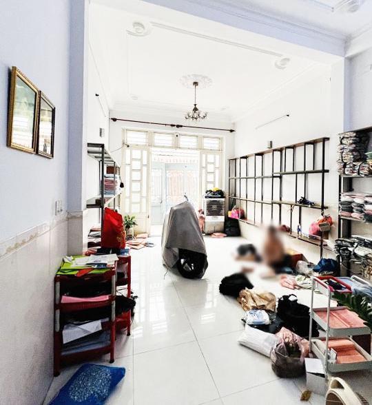 Cần bán Nhà trong hẻm 77m²