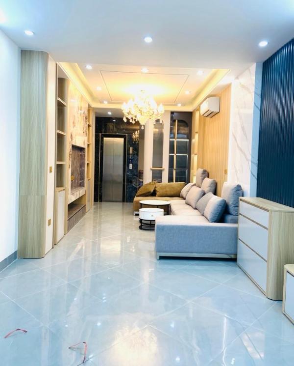 Đội cấn,ba đình 6 tầng thang máy,full 🆘 nội thất dt: 42m2 giá chỉ 15.2 tỷ