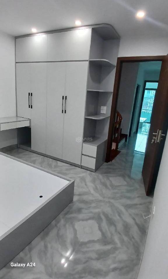 Liên mạc - bán nhà 5 tầng mới - lô góc - ô 🏣 tô vào nhà - kd