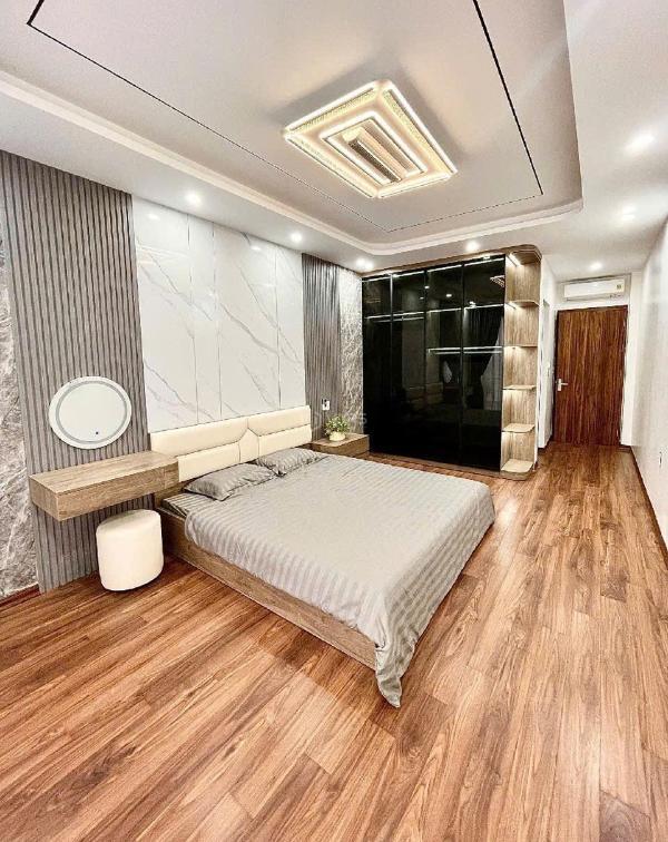 Nhà đep- 31 m2 - 5 tầng -mặt 🏬 tiền 4,8 m - bát khối- o tô