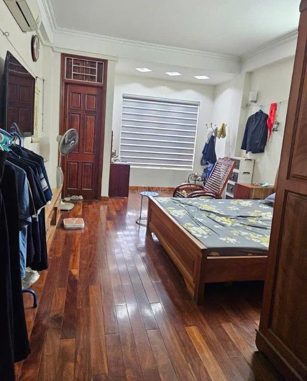 Chủ cần bán Nhà mặt phố 37.6m²