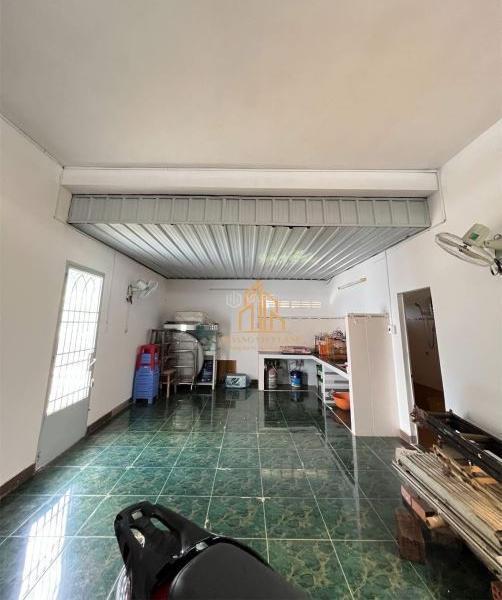 Chủ cần bán Nhà mặt phố 640m²