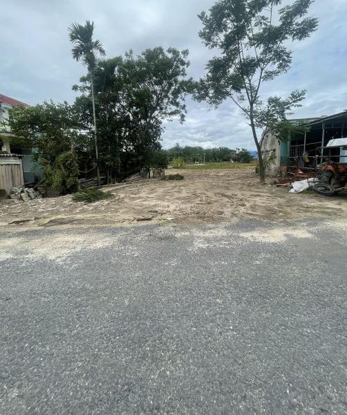Chủ cần bán Nhà mặt phố 570m²