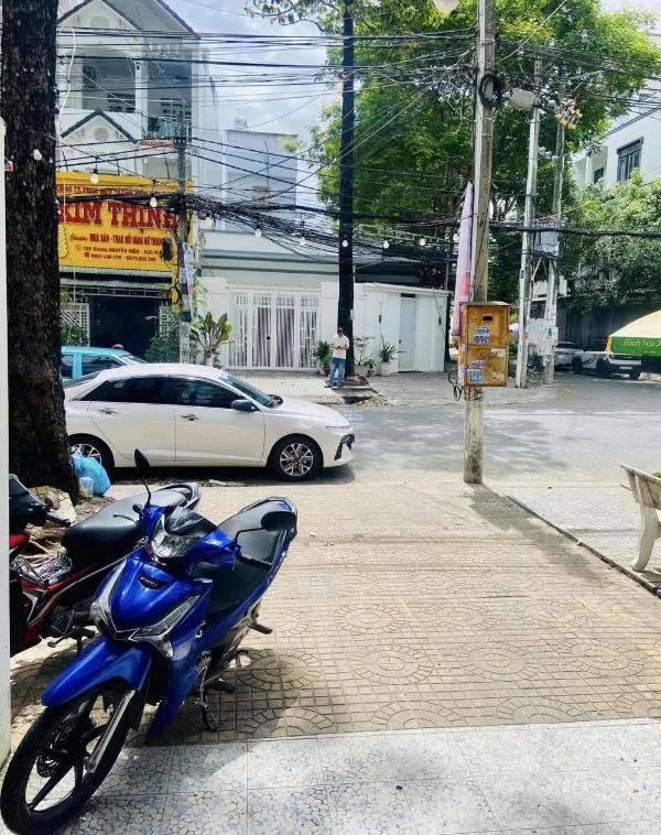 Cho thuê Nhà trong hẻm 90m²