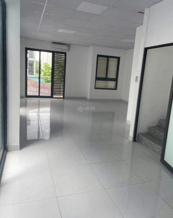 Chính chủ cần cho thuê biệt 🏘️ thự dương nội hoàn thiện đẹp 180m2 cạnh công viên