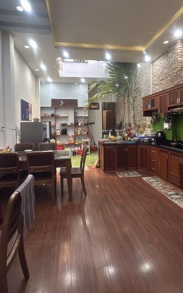 Bán Nhà mặt phố 105m²