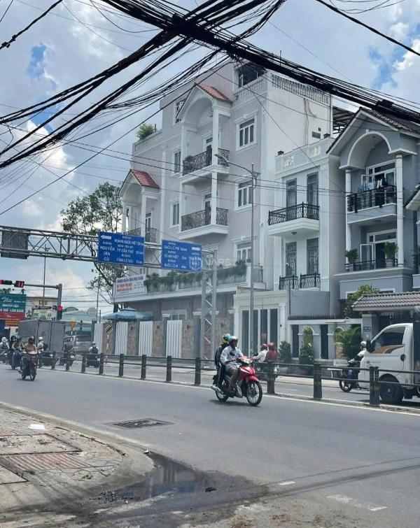 Bán căn nhà mặt tiền trần hoàng na, 1 trệt 2 lầu, 💥 giá bán 13 tỷ 500 triệu