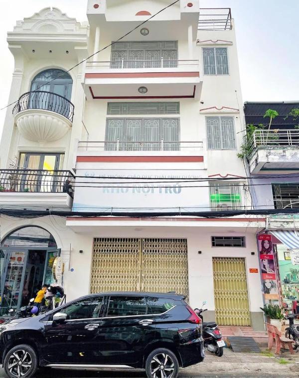 Cho thuê Nhà mặt phố 140m²