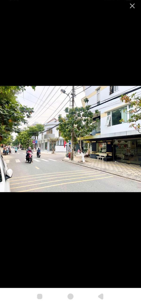 Bán Nhà mặt phố 216m²