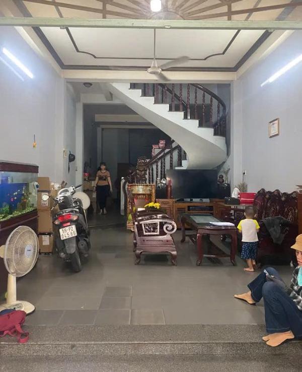 Nhà 4 tầng mtkd hồng lạc, gần lạc 🆘 long quân, 64m2, ngang 4.2m, 13.9 tỷ tl
