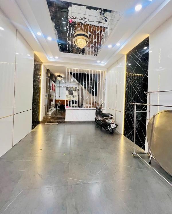 Chủ cần bán Nhà trong hẻm 80m²
