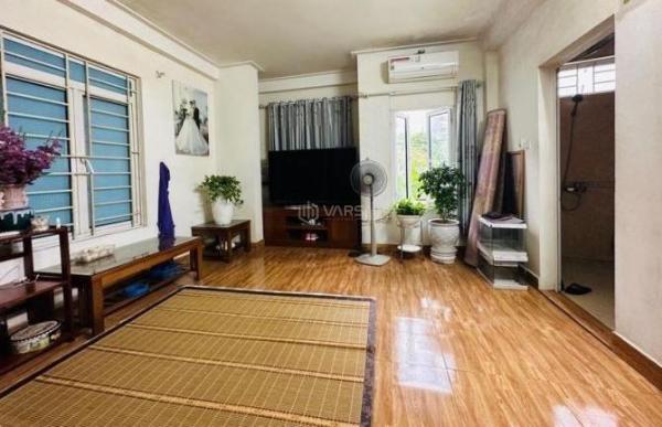 Bán 🏢 nhà Đội Cấn, Ba Đình, 40m2, gần phố, Giá 8 tỷ