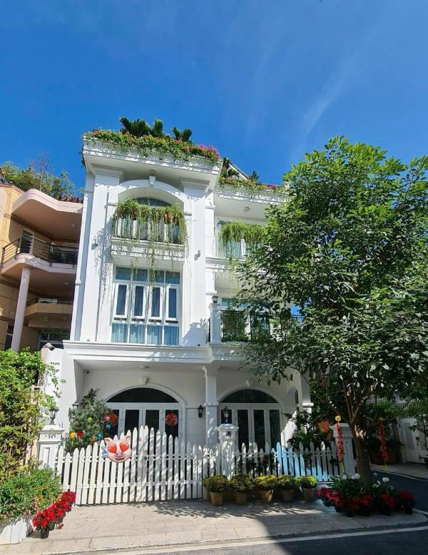 Bán gấp biệt thự nội khu sân bay 🏠 giới hạn 35 căn 8x22 4 tầng giá 58 tỷ full nt