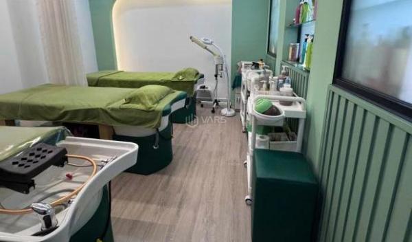 SANG NHƯỢNG PHÒNG KHÁM THẨM MỸ DA LIỄU – ĐẦY ĐỦ MÁY MÓC, VẬT TƯ 🏦 – VỊ TRÍ ĐẸP TẠI 349/128