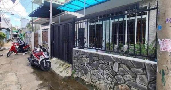 Cần bán Nhà trong hẻm 84m²