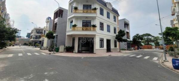 Bán nhà 1 trệt 2 lầu góc 2MT KDC gần VinCom550 P.Tân Đông Hiệp, 🌊 Dĩ An chỉ 5ty800 TL M1008
