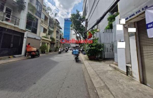 Cho thuê Nhà mặt phố 105m²