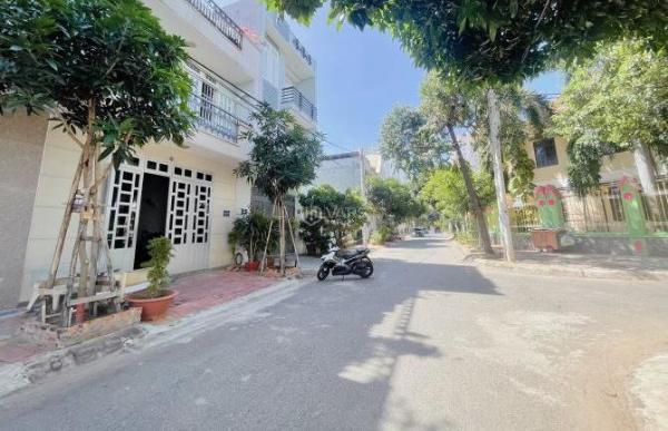 BÁN NHÀ 🏤 1 TRỆT 1 LẦU KHU ĐÔ THỊ CHÍ LINH PHƯỜNG 10 GIÁ CHỈ 7.99 TỶ NGANG 5.4M - 90M2