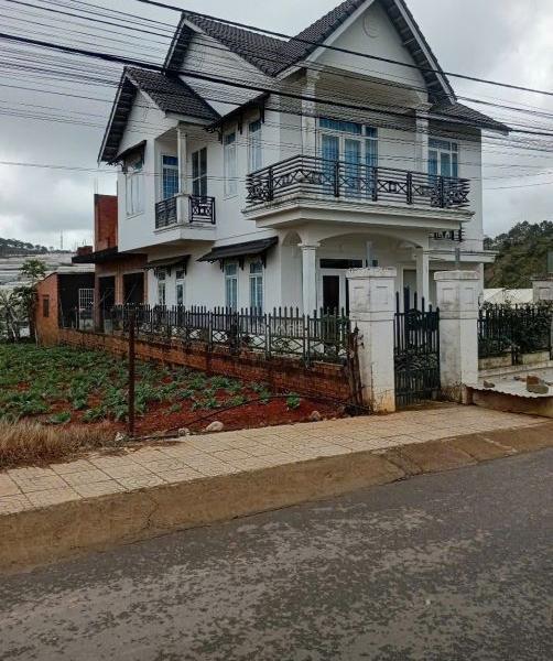 Cho thuê villa 4 phòng phường 12 đà lạt 8 triệu/tháng cọc 1 đóng 2 🏣 tháng tiền thuê