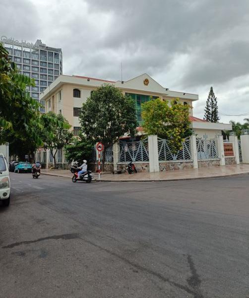 Chính chủ bán nhà mặt tiền vị trí 🏡 đẹp nhất phố biển Quy Nhơn