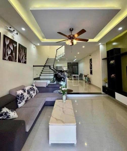 Cần cho thuê Nhà mặt phố 100m²