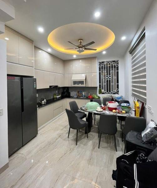 NHÀ 4 TẦNG 🏠 XÂY MỚI LACH TRAY chỉ sau 1nhà mặt đường 🚙🚙 cách nhà 12 m. Trung tâm phố đầy