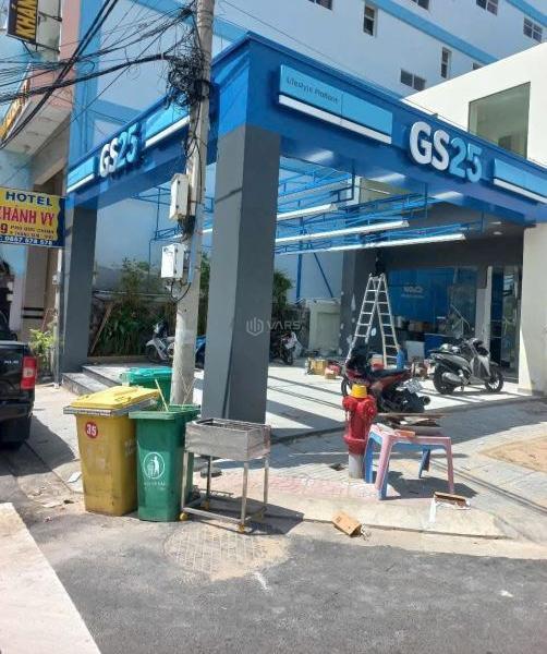Chủ cần bán Nhà mặt phố 200m²