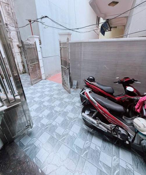 Cần bán Nhà trong hẻm 69m²