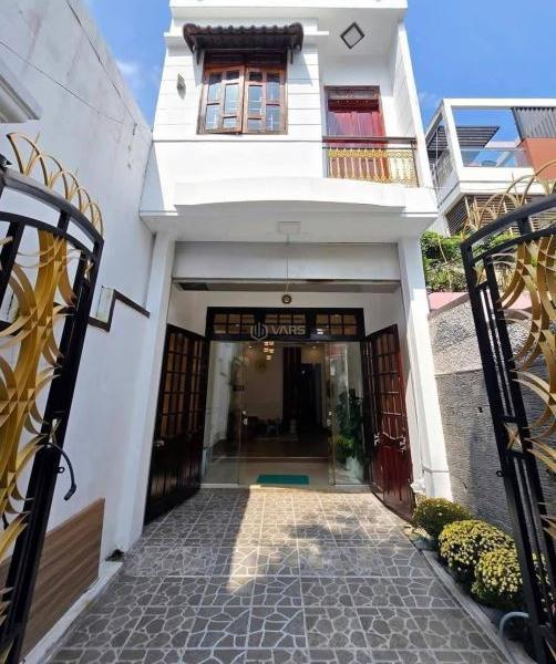 Chủ cần bán Nhà mặt phố 93m²
