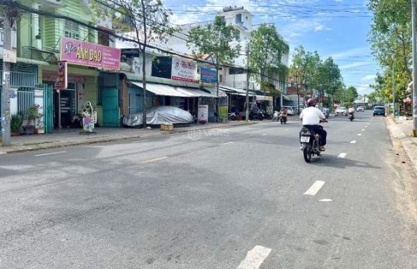 Bán Nhà mặt phố 60m²