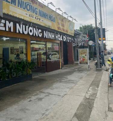 Bán Nhà mặt phố 2704m²