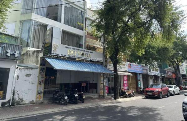 Bán Nhà mặt phố 128m²
