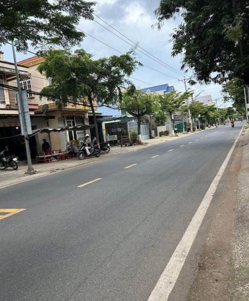 Bán Nhà mặt phố 76m²