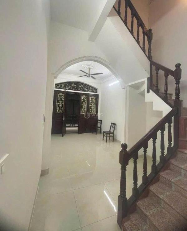 Cho thuê nhà 4 tầng 🔥 ngõ 622 phố minh khai, hai bà trưng. giá: 20tr. lh: 09371*****