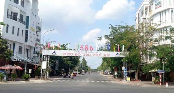 Bán nhà 1 trệt 2 lầu 🏣 khu dân cư 586 , giá 4 tỷ