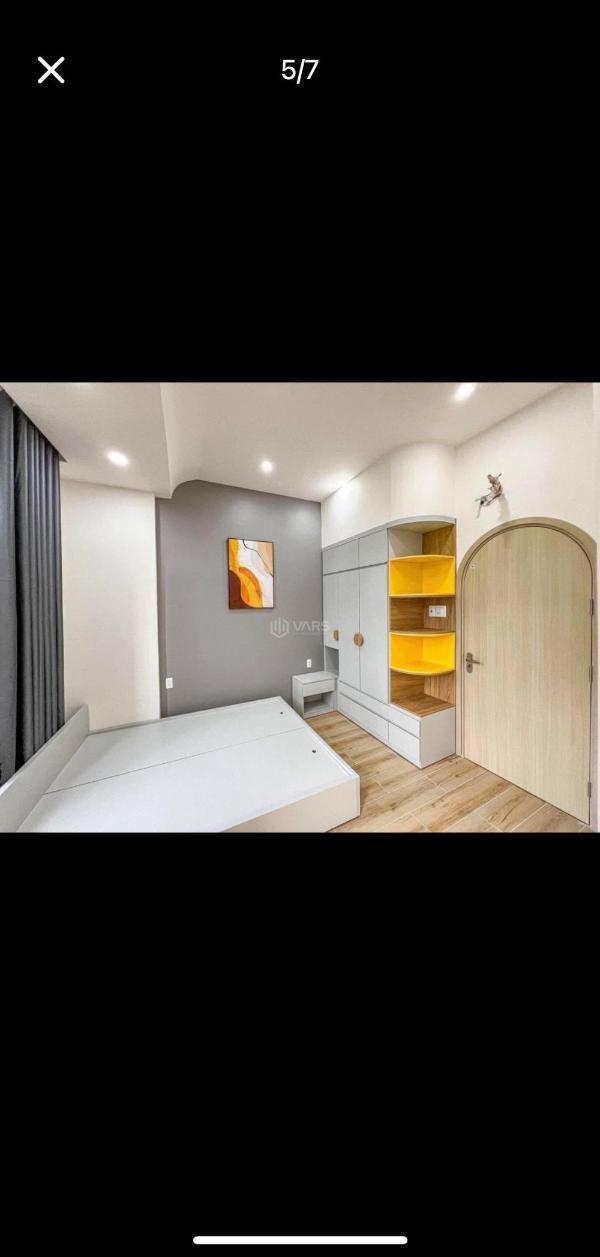Bán Nhà mặt phố 100m²