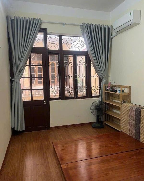 Cho thuê Nhà trong hẻm 50m²
