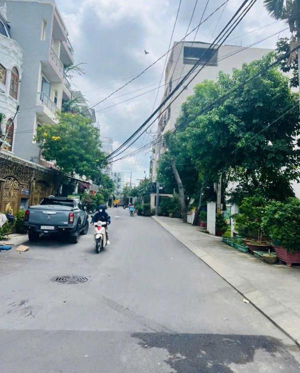 Bán chdv 5 tầng sân thượng, thu nhập 🏠 80triệu/th - 4.5x30m - hxh dương quảng hàm