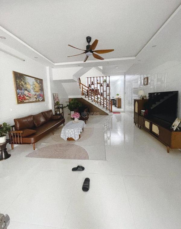 Nhà lô góc bạch đằng, hai bà trưng 40m x5 tầng, mặt tiền 💥 4.8m gần times city