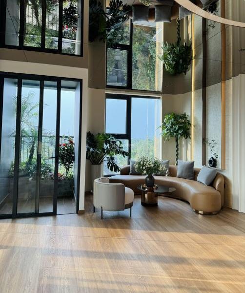 Hàng hot: Căn 3PN 97m2 Ecopark. Full giá 5.570 tỷ - sẵn đồ liền tường, view sông/ tầng 🏣 đẹp
