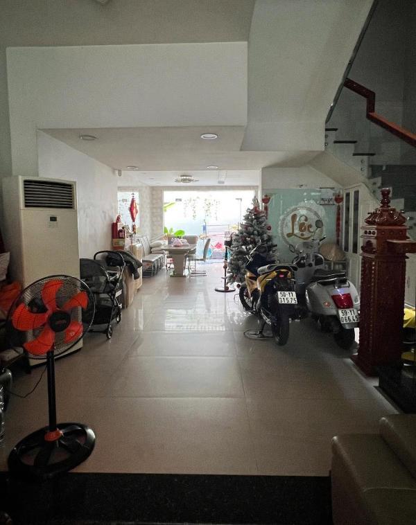 Chủ cần bán Nhà mặt phố 132m²