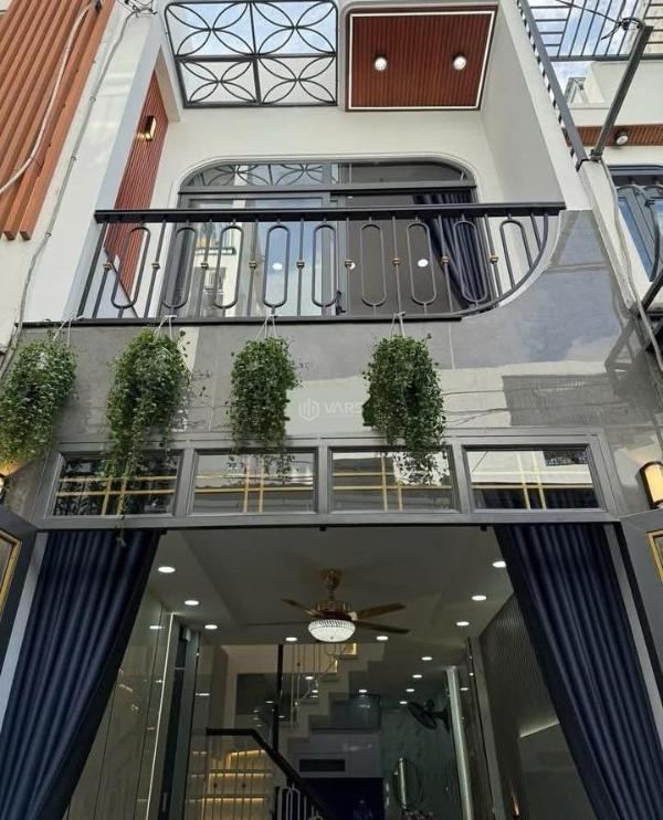 Bán Nhà trong hẻm 100m²