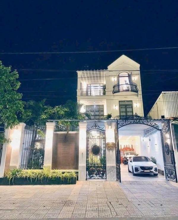 Chủ cho thuê Biệt thự nghỉ dưỡng 300m²