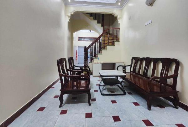 Cho thuê nhà riêng phố đội 👍 cấn, ba đình, 5 ngủ, gần ô tô