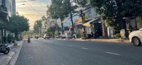 Nhà mặt tiền đường Nguyễn Thị Định Nha Trang 🏘️ dt 145m2 ngang gần 6m giá chỉ 89tr/m2
