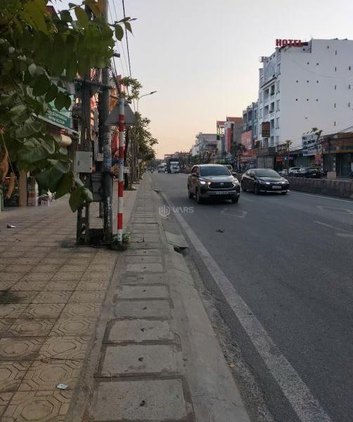 Bán nhà tại LýBôn TP Thái Bình DT80 m2, MT4m, 3Tầng, giá 9,3 tỷ khu 🏢 vực kinh doanh đỉnh